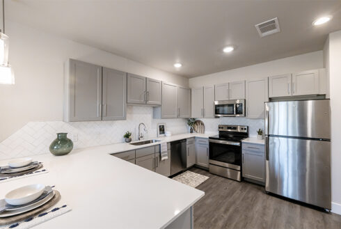 Large kitchen with breakfast bar